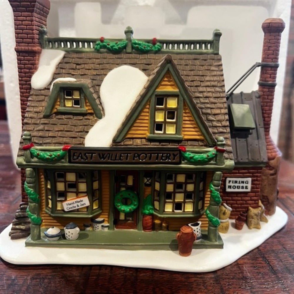 Dept 56 East Willet Pottery New‎ England Village Heritage Collection RETIRED